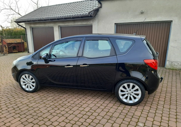 Opel Meriva cena 22900 przebieg: 208000, rok produkcji 2011 z Krośniewice małe 379